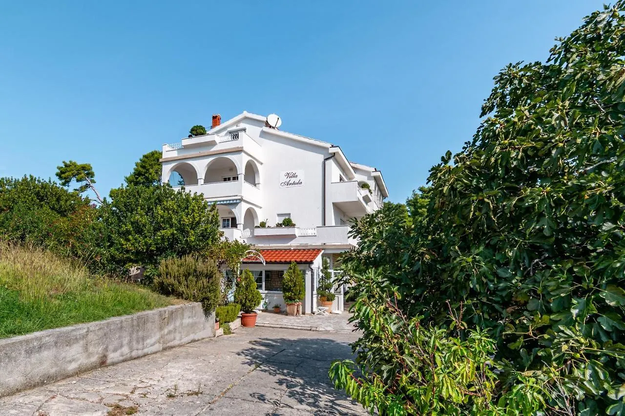Apartments With A Parking Space Banjol, Rab - 5022