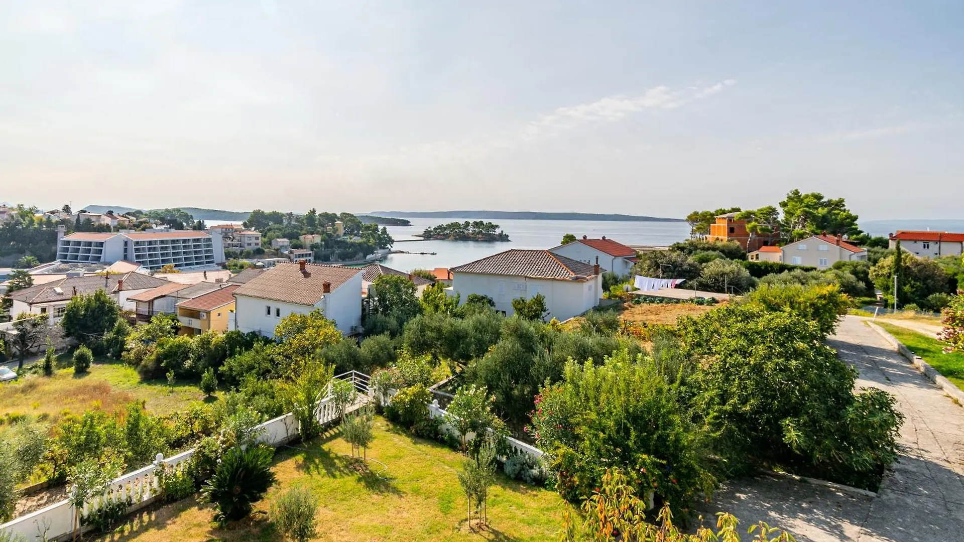 Apartments With A Parking Space Banjol, Rab - 5022
