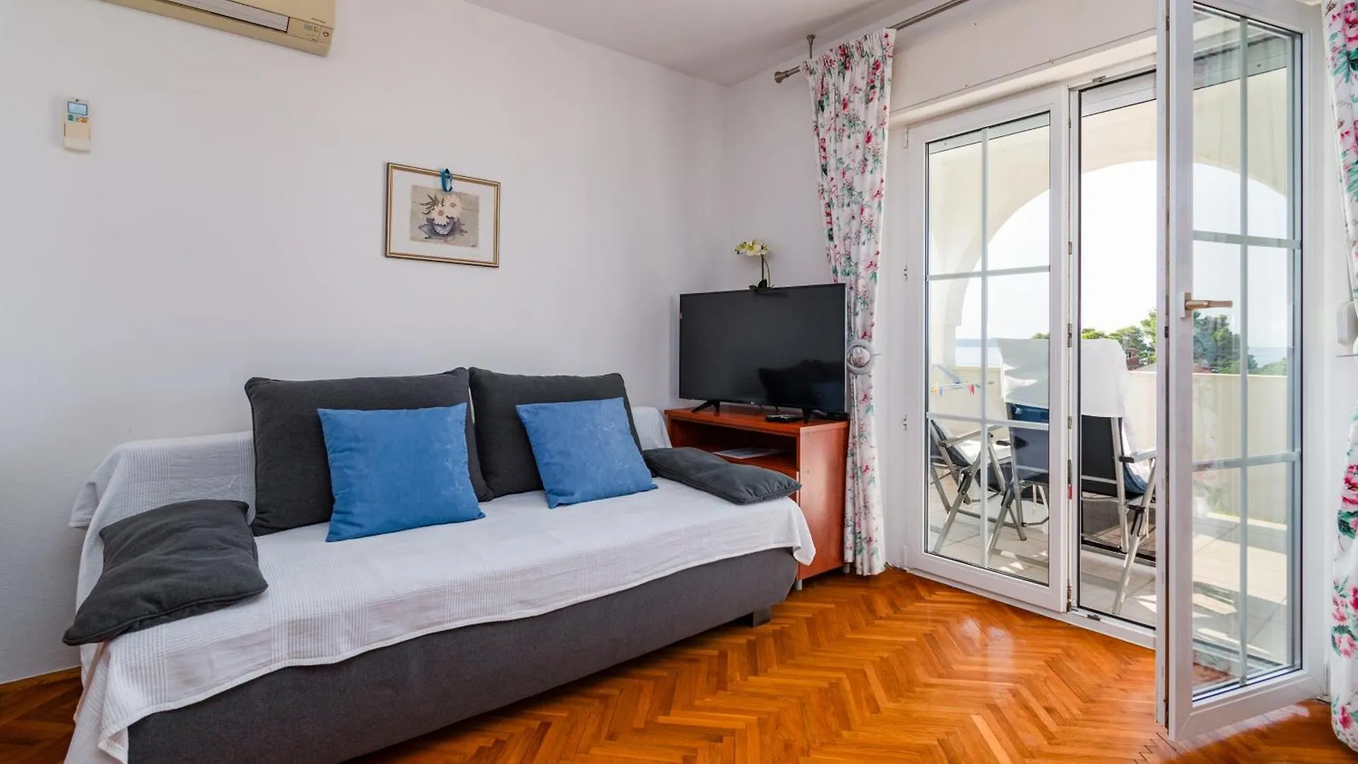 Apartments With A Parking Space Banjol, Rab - 5022