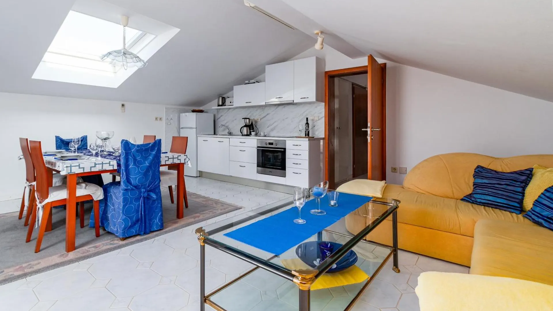 Apartments With A Parking Space Banjol, Rab - 5022